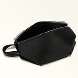 Žmogus giove edro sulankstomas tualeto reikmenų dėklas