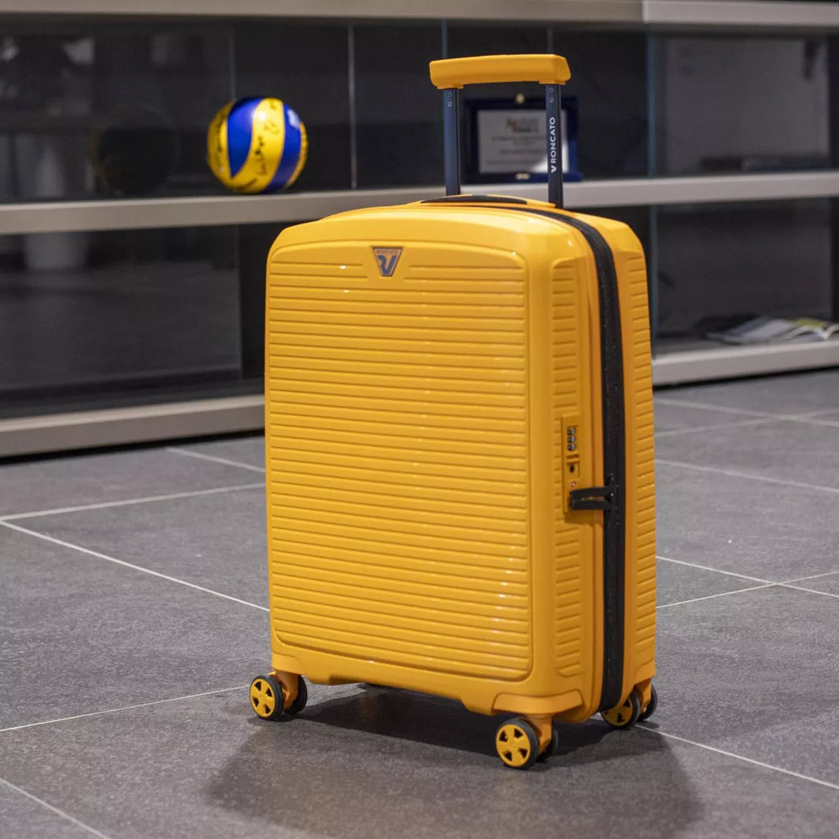 Gold Roncato ARCADE Cabin spinner, hardside luggage polypropylene – view 9