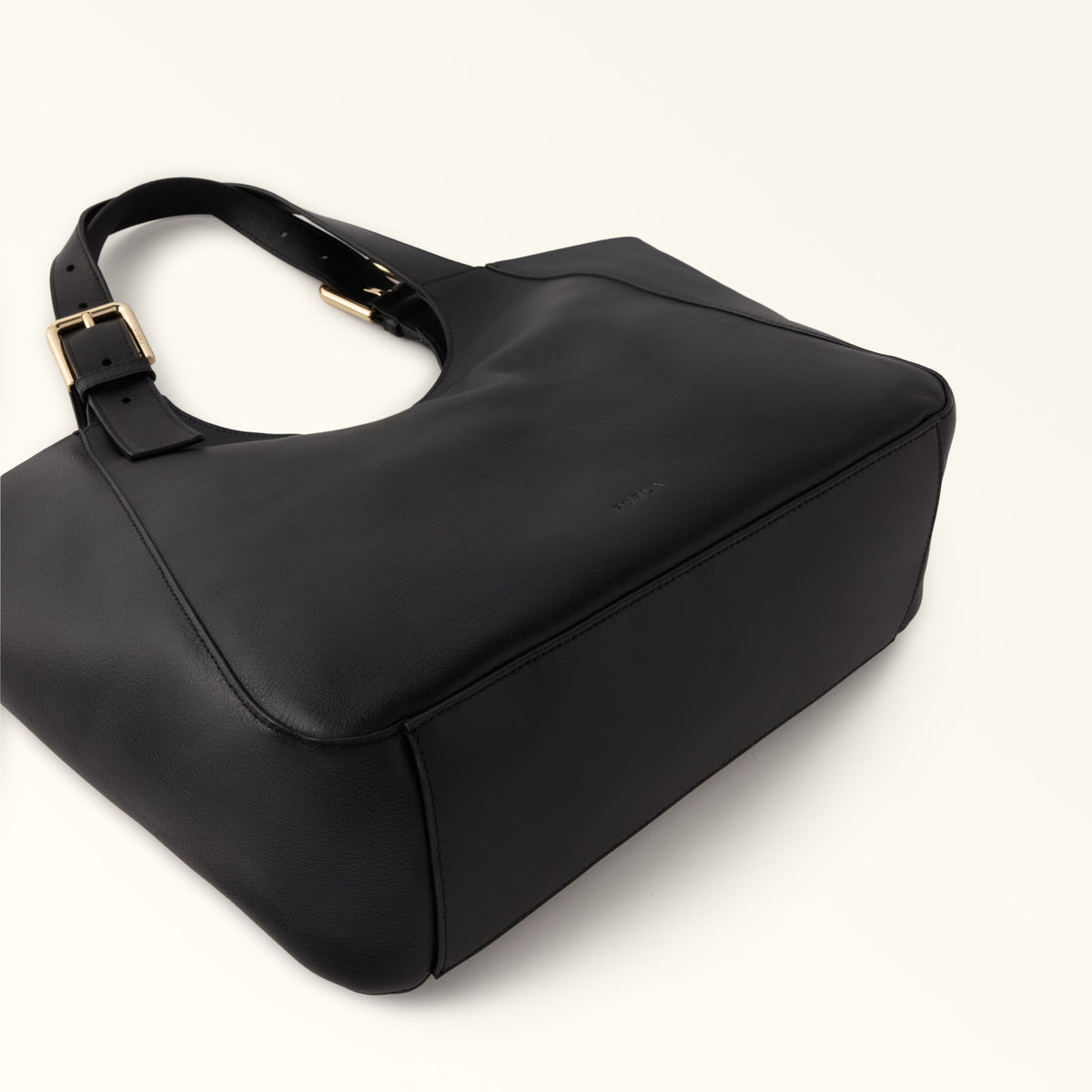 Black Furla Dora M Tote, shopper natural leather – view 2