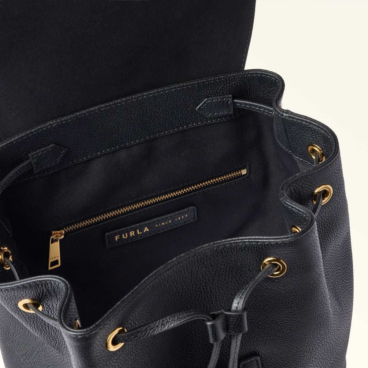 Black Furla Moonlight M Backpack, natural leather – view 3