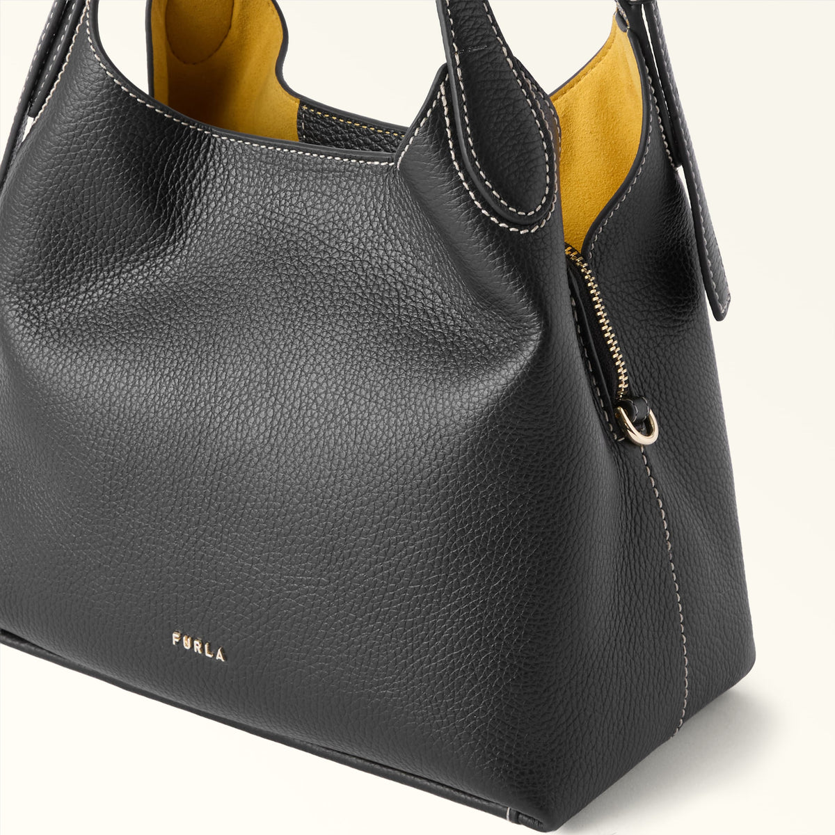 Black Furla Primrose M hobo, natural leather – view 2